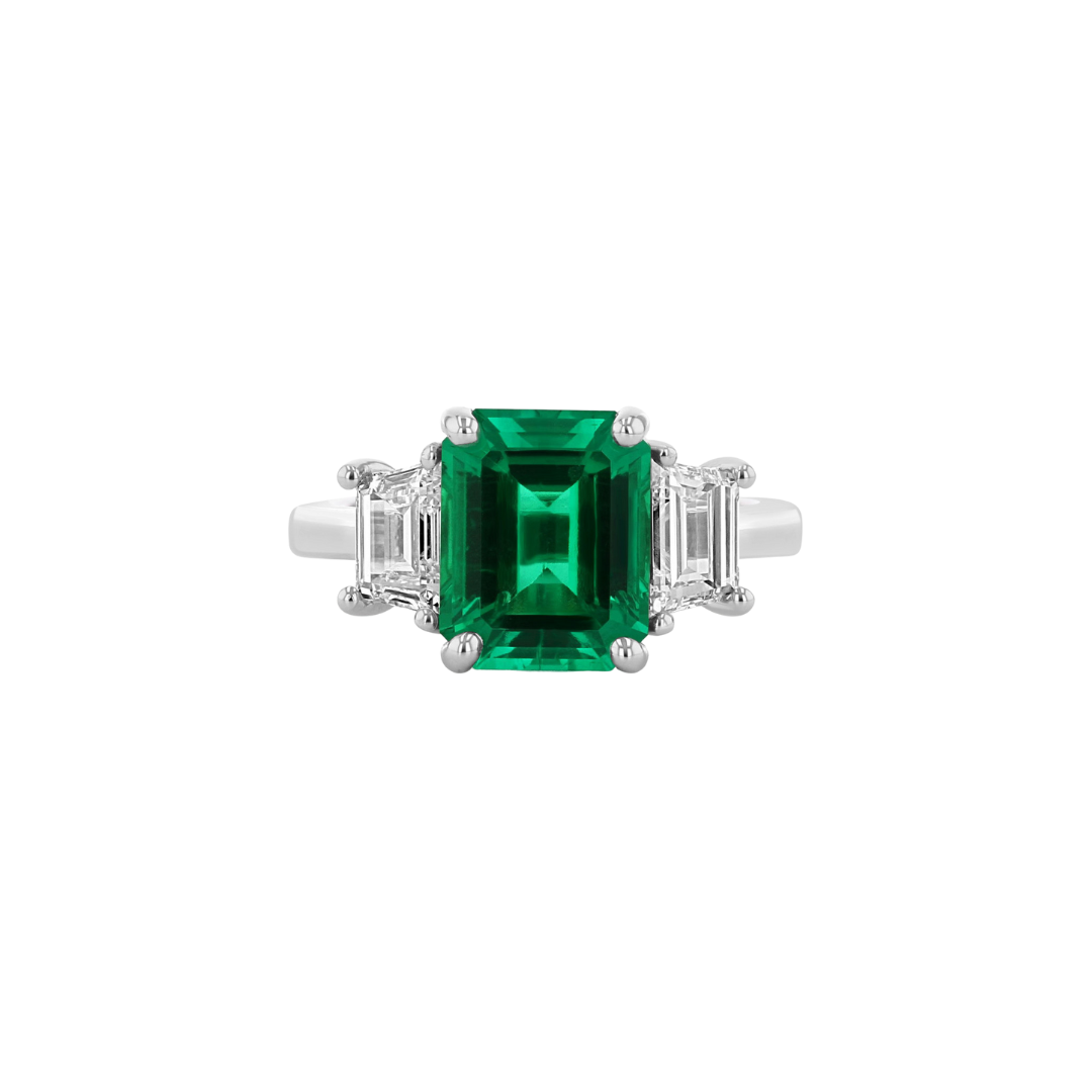 [Emerald Cut Gemstone] 18K White Gold Sophia Trio Setting